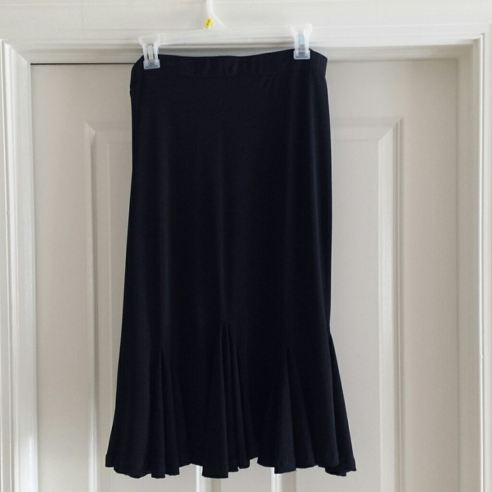 NWOT JM Collection black skirt